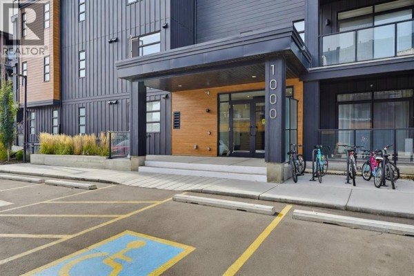 Kitchen - 1207, 55 Lucas Way Nw, Calgary, AB T3P2C7 Photo 2