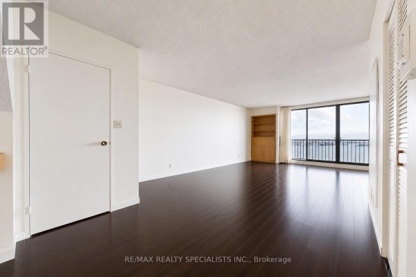 Primary Bedroom - 1207 - 33 Harbour Square, Toronto, ON M5J2G2 Photo 4