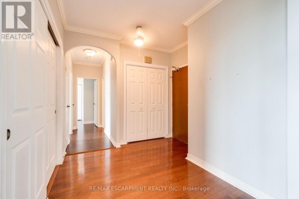 Primary Bedroom - 1207 - 5250 Lakeshore Road, Burlington, ON L7L5L2 Photo 5
