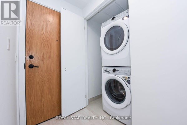 1207 - 7950 Bathurst Street, Vaughan, ON L4J0L4 Photo 4