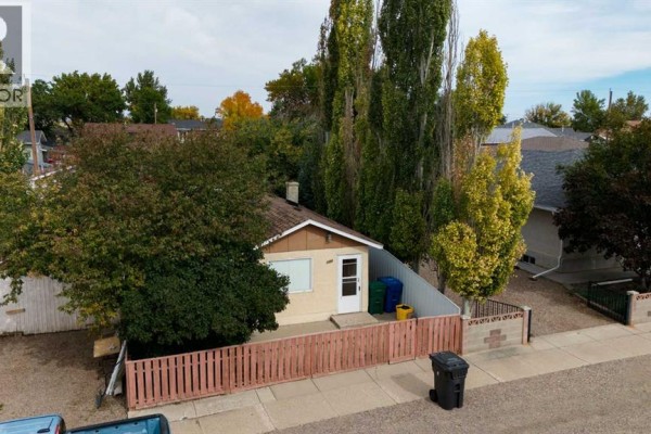 1207 41 Avenue N, Lethbridge, AB T1H6B3 Photo 5