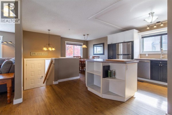 Dining nook - 1207 Pinyon Road, Sparwood, BC V0B2G2 Photo 5