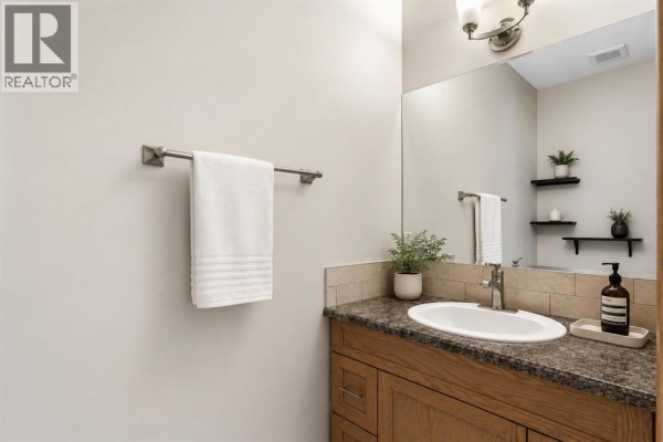 Kitchen - 1207 Westmount Drive, Strathmore, AB T1P1Y9 Photo 5