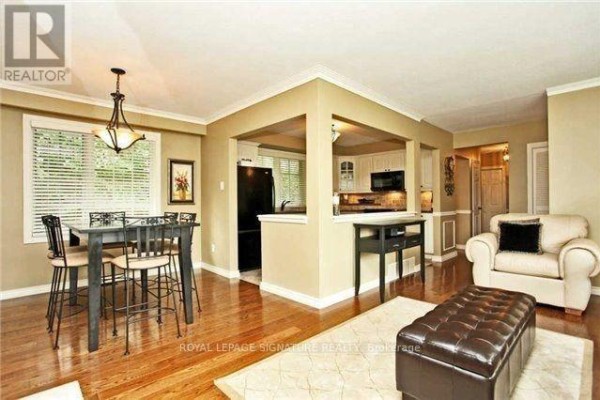 1207 Wood Place, Oakville, ON L6L2R4 Photo 4