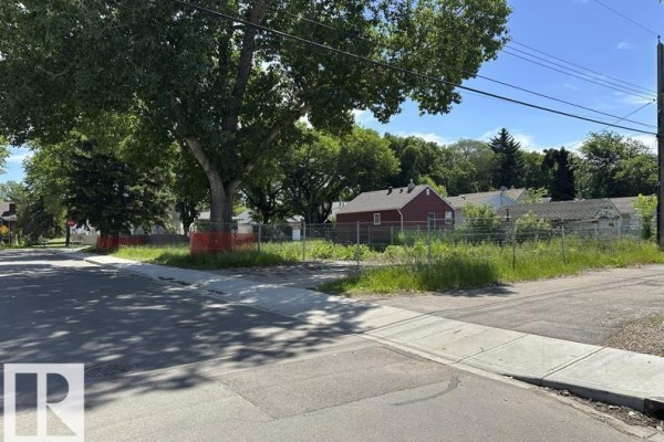 12072 95 St Nw, Edmonton, AB T5G1M7 Photo 5