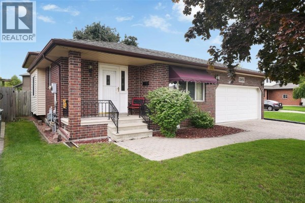 Laundry room - 12075 St. Thomas Crescent, Tecumseh, ON N8N3V6 Photo 5