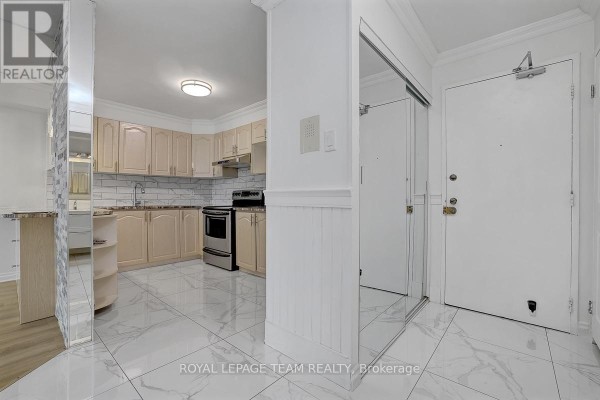 Kitchen - 1208 - 158a Mcarthur Avenue, Ottawa, ON K1L8C9 Photo 3