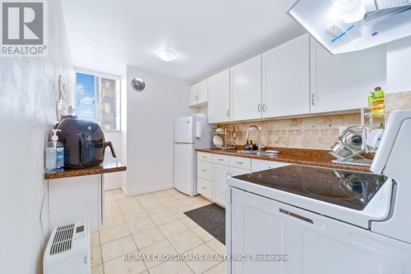 1208 - 340 Dixon Road, Toronto, ON, photo 3