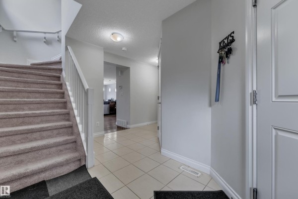 1208 33a St Nw, Edmonton, AB T6T2C4 Photo 5