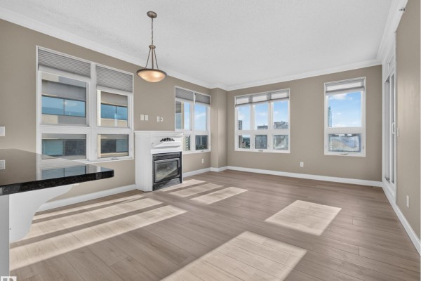 Kitchen - #1208 9939 109 St Nw, Edmonton, AB T5K1H6 Photo 3