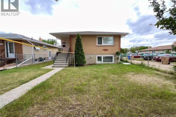1208 Bond Street, Regina, SK, photo 2