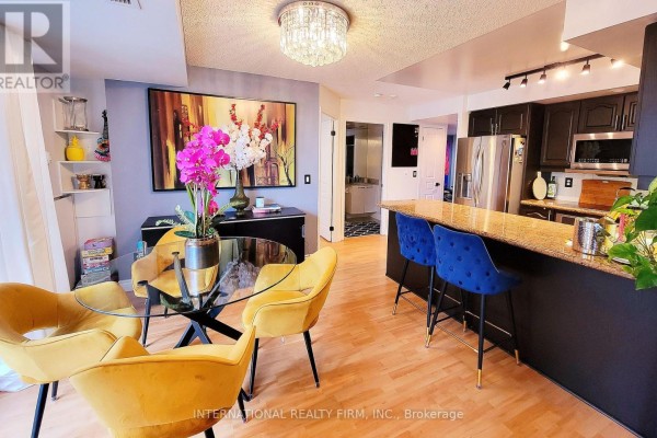 Primary Bedroom - 1209 - 140 Simcoe Street, Toronto, ON M5H4E9 Photo 4