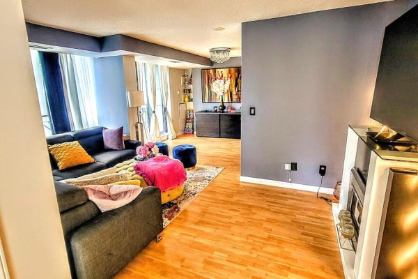 Bedroom 2 - 1209 - 140 Simcoe Street, Toronto, ON M5H4E9 Photo 5