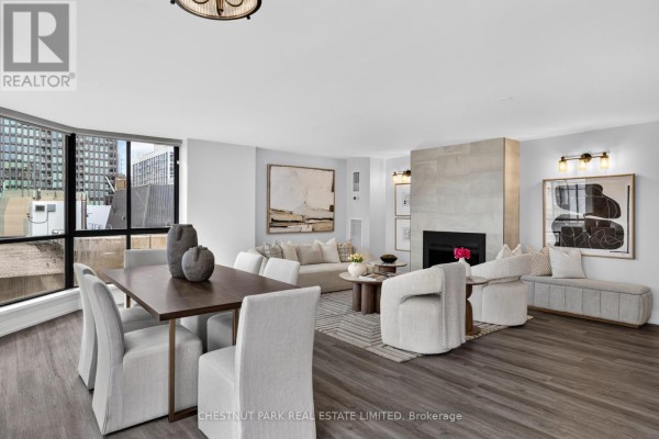 1209 - 280 Simcoe Street, Toronto, ON M5T2Y5 Photo 3