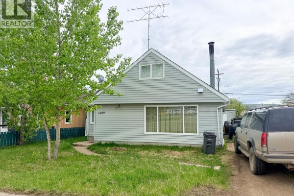 1209 104 Avenue, Dawson Creek, BC, photo 2
