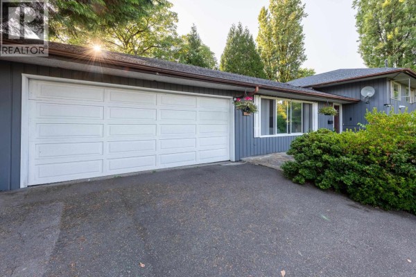 1209 Ridge Court, Coquitlam, BC V3J5M4 Photo 2