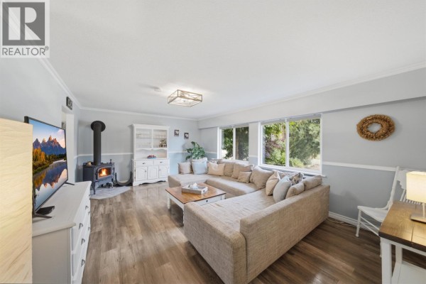 12092 Glenhurst Street, Maple Ridge, BC V2X6V9 Photo 4
