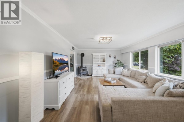 12092 Glenhurst Street, Maple Ridge, BC V2X6V9 Photo 5