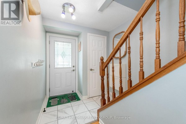 Living room - 121 - 1045 Morrison Drive, Ottawa, ON K2H7L2 Photo 4