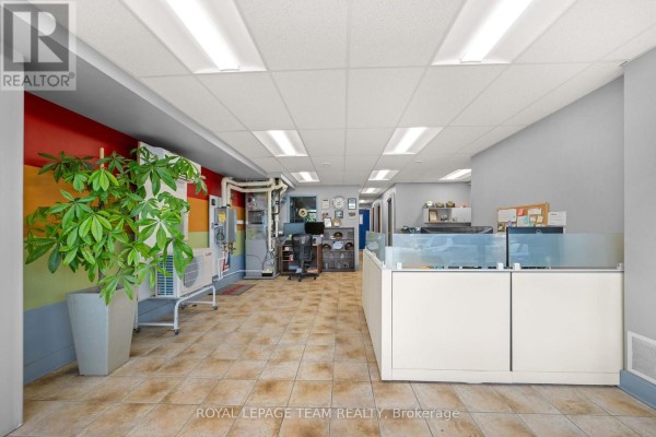 121 - 15 Capella Court, Ottawa, ON K2E7X1 Photo 4