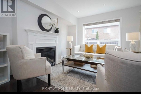 Eating area - 121 - 6399 Spinnaker Circle, Mississauga, ON L5W1Z6 Photo 2