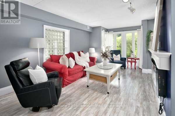 Living room - 121 - 796404 Grey Road 19, Blue Mountains, ON L9Y0N8 Photo 5