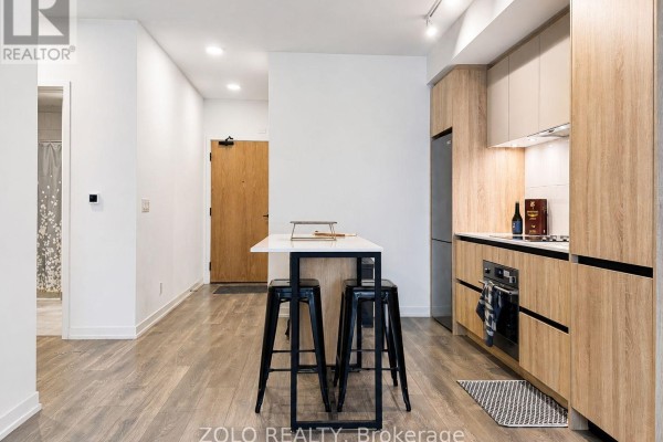 121 - 8 Beverley Glen Boulevard, Vaughan, ON L4J0L5 Photo 3