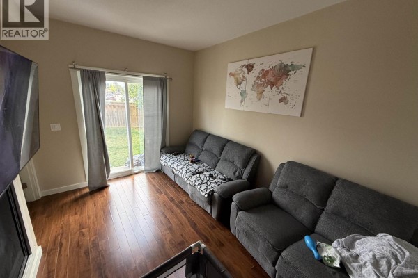 Living room - 121 10904 102 Avenue, Fort St  John, BC V1J0M3 Photo 4
