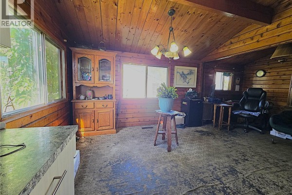 Living room - 121 10th Avenue Ne, Swift Current, SK S9H2T1 Photo 4