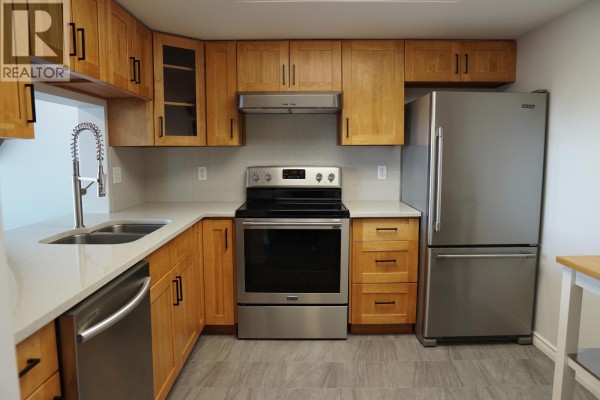 121 10th Street, New Westminster, BC V3M3X7 Photo 4