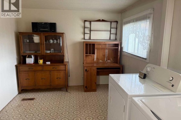 4pc Bathroom - 121 2 Avenue, Leslieville, AB T0M1H0 Photo 5