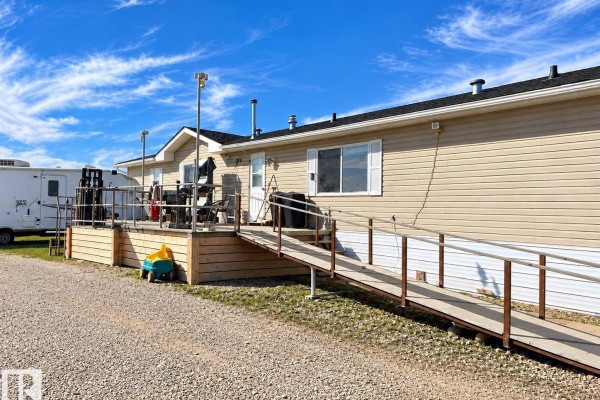 Kitchen - #121 53219 Rr 145 Brookwood Estates, Rural Minburn County, AB T9C1T1 Photo 3
