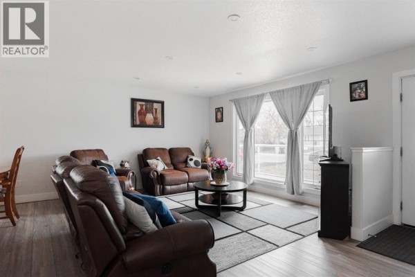 Kitchen - 121 Demers Drive, Fort Mcmurray, AB T9H2B3 Photo 5