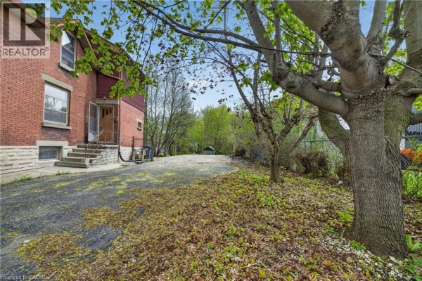 121 Elizabeth Street, Guelph, ON N1E2X4 Photo 5