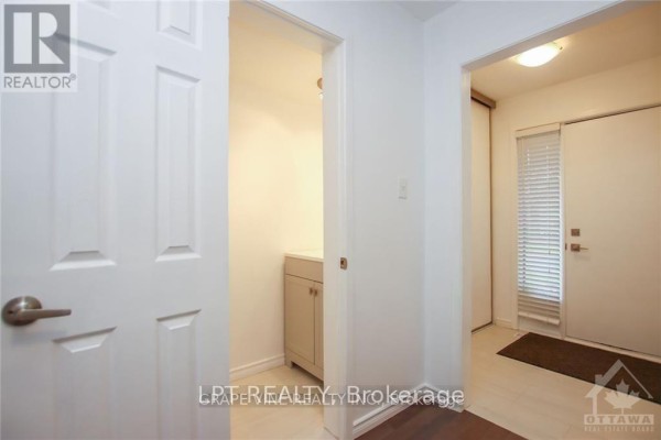 121 Erin Crescent, Ottawa, ON K1V9Z3 Photo 3