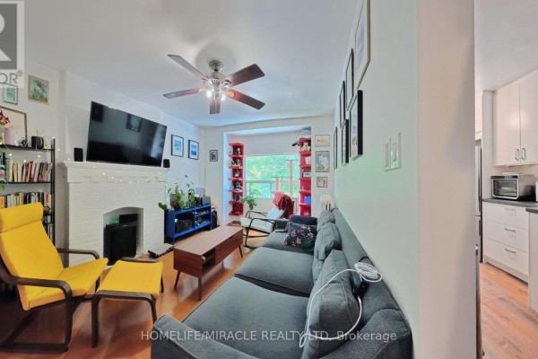 121 Medland Street, Toronto, ON M6P2N4 Photo 3