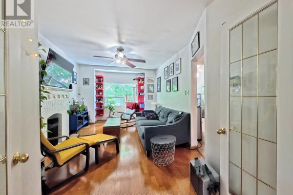 121 Medland Street, Toronto, ON M6P2N4 Photo 4
