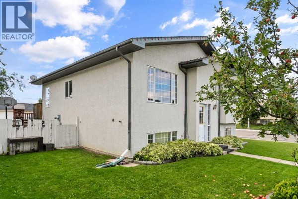 121 Mink Creek Road, Whitecourt, AB, photo 2