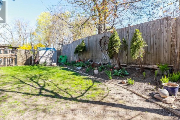 Mud room - 121 Mulcaster Street, Barrie, ON L4M3M8 Photo 5