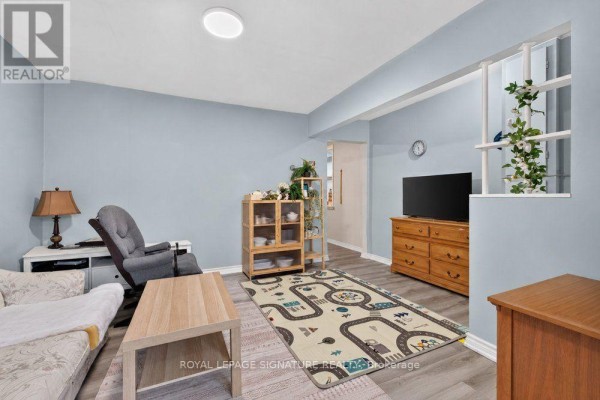 Bedroom 2 - 121 Preston Street, Toronto, ON M1N3N4 Photo 5