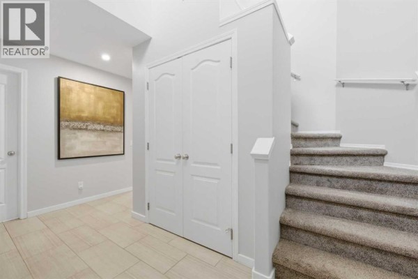 Foyer - 121 Springmere Grove, Chestermere, AB T1X0B5 Photo 3