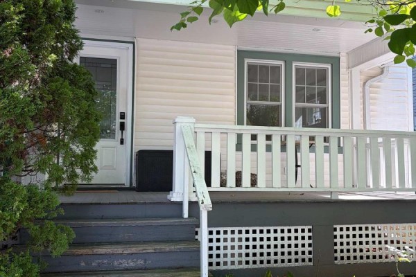 121 Wells Street, Aurora, ON L4G1T6 Photo 2