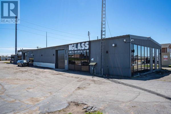 Commercial for rent at 121 White Oak Dr, Sault Ste  Marie, ON - MLS® NJS9xA