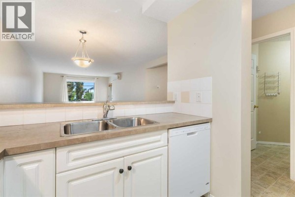 Primary Bedroom - 1210, 11 Chaparral Ridge Drive Se, Calgary, AB T2X3P7 Photo 4
