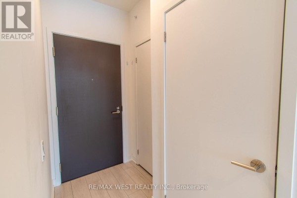 Den - 1210 - 39 Mary Street, Barrie, ON L4N1S9 Photo 4