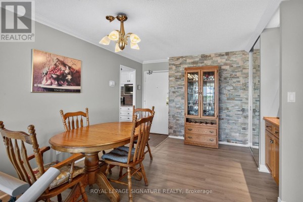 Dining room - 1210 - 50 Baif Boulevard, Richmond Hill, ON L4C5L1 Photo 2