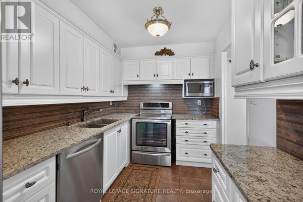 Kitchen - 1210 - 50 Baif Boulevard, Richmond Hill, ON L4C5L1 Photo 3