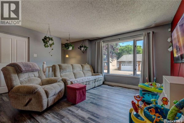 Bedroom - 1210 Flexman Crescent, Regina, SK S4X3A7 Photo 4