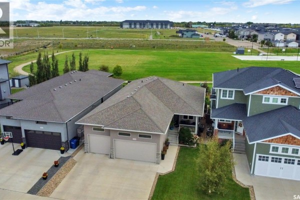 Living room - 1210 Meier Drive, Moose Jaw, SK S6J0B2 Photo 2