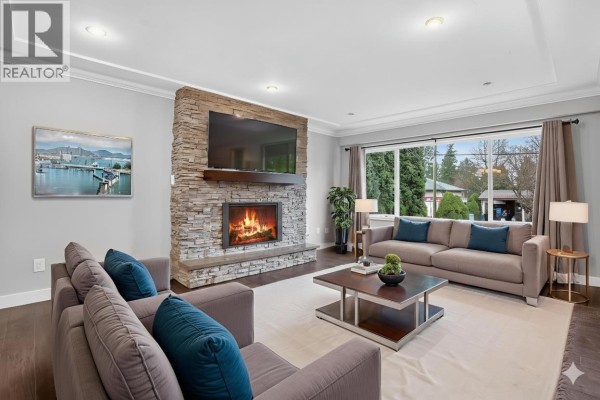 12106 214 Street, Maple Ridge, BC V2X5E1 Photo 4